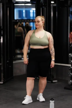 Active scrunch shape midi biker shorts - Black*Careless Hot