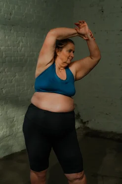 Active scrunch shape midi biker shorts - Black*Careless Hot