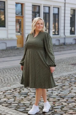 Ada kjole -*Careless Outlet