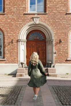 Ada kjole -*Careless Outlet