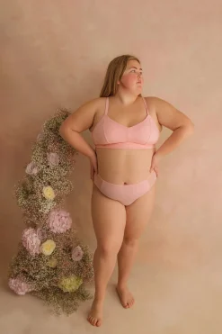 Amalie String -*Careless Online