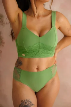 Amanda Basic Bra Big Cup -*Careless Clearance