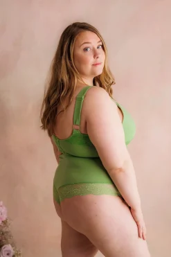 Amanda Basic Bra Big Cup -*Careless Clearance