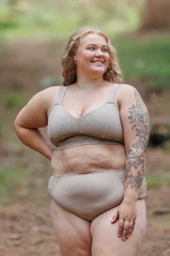 Amanda Basic Bra Big Cup -*Careless Hot