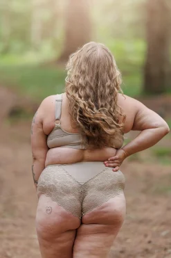 Amanda Basic Bra Big Cup -*Careless Hot