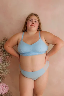 Amanda Basic Bra Small Cup -*Careless Sale