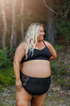 Amanda Basic Bra Small Cup -*Careless New