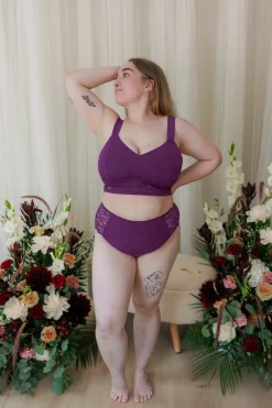 Amanda Big Cup BH -*Careless Outlet