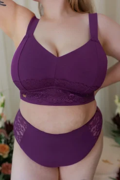 Amanda Big Cup BH -*Careless Outlet