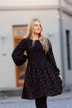 Anna kjole -*Careless Online