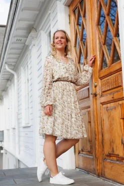 Bianca kjole -*Careless Outlet