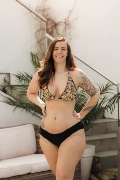 Cuba Ruffles bikinitopp - Svart - Flowerpower*Careless Hot