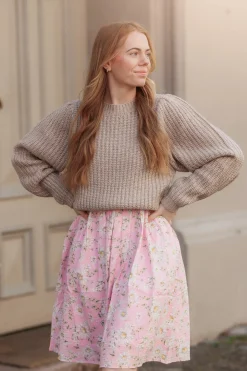 Leah Genser -*Careless Online