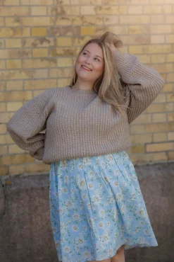 Leah Genser -*Careless Online