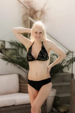 Ruffles Bikinitruse -*Careless Discount