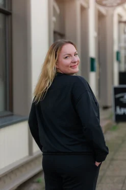 Sandra genser -*Careless Hot